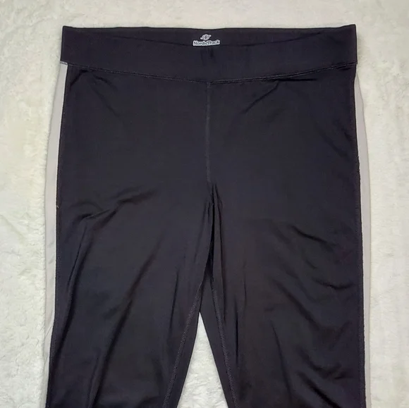Nordic Track Black White High Rise Athletic Leggings Size L - Picture 3 of 14